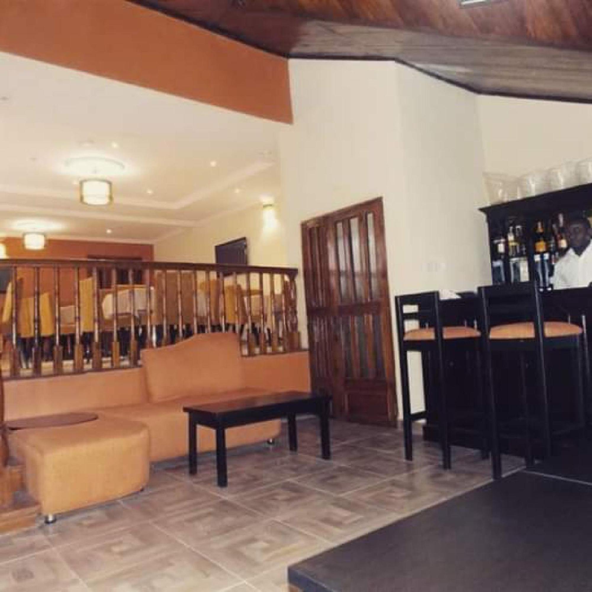 Room In Lodge - Choice Suites 111 Formerly Crown Cottage Hotel Ikeja Exterior photo